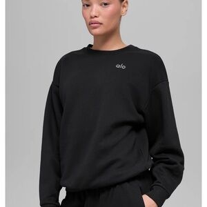 ALO Yoga Women's Classic Black Crew Neck Sweater